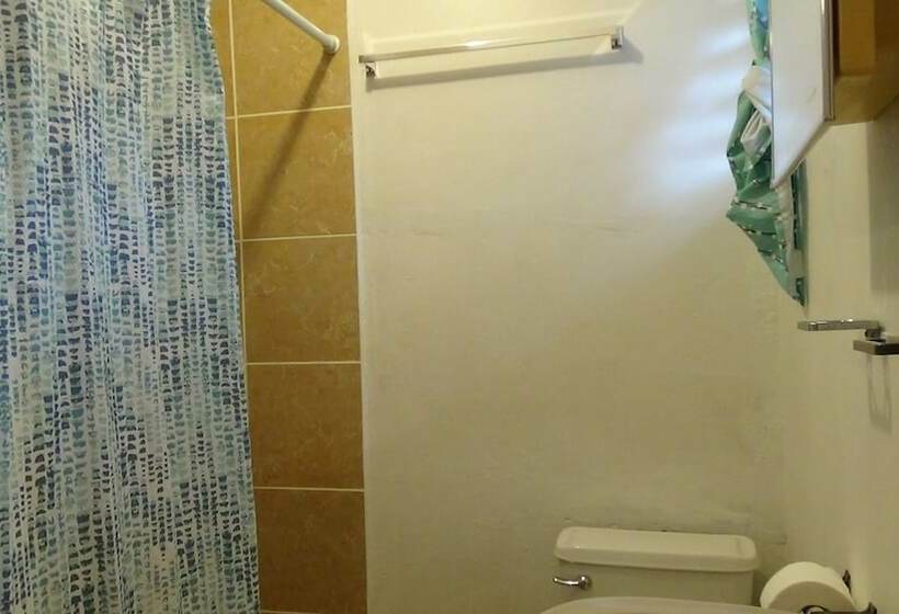 דירת חדר בקומת קרקע, Hacienda Tropical Guest House