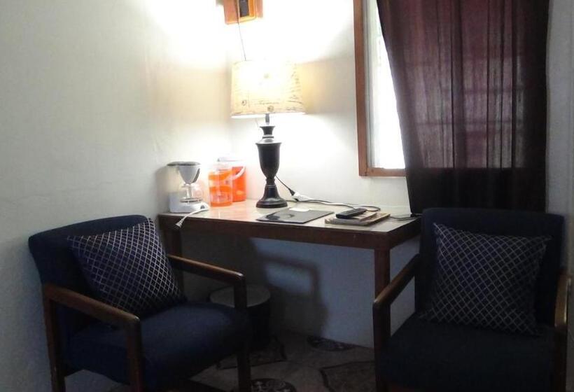 חדר סטנדרט לשלושה, Hacienda Tropical Guest House