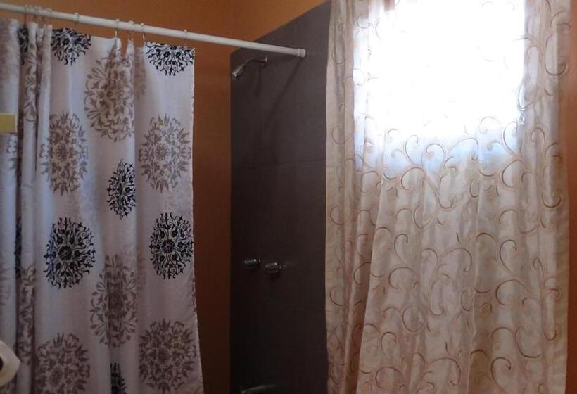 דירת חדר בקומת קרקע, Hacienda Tropical Guest House