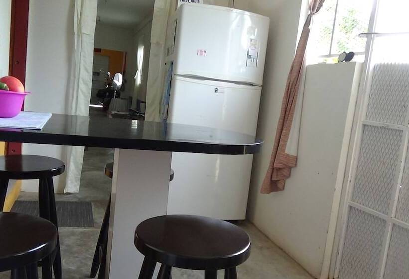 דירת חדר בקומת קרקע, Hacienda Tropical Guest House