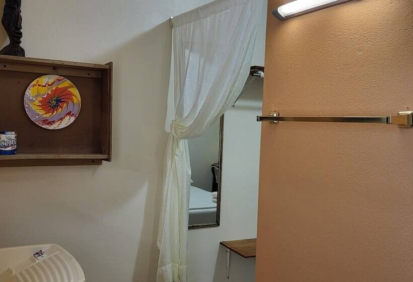 דירת חדר בקומת קרקע, Hacienda Tropical Guest House
