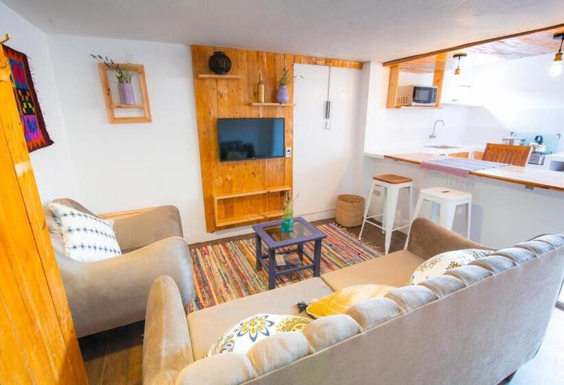 דירת חדר סופריור, Sosa House