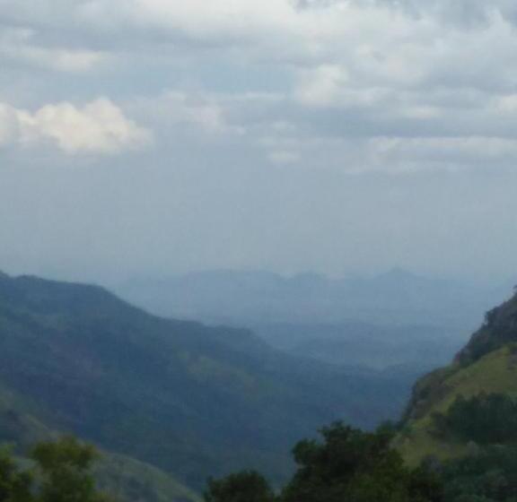 Quarto Estandar Vista Montanha, Ella Ostella
