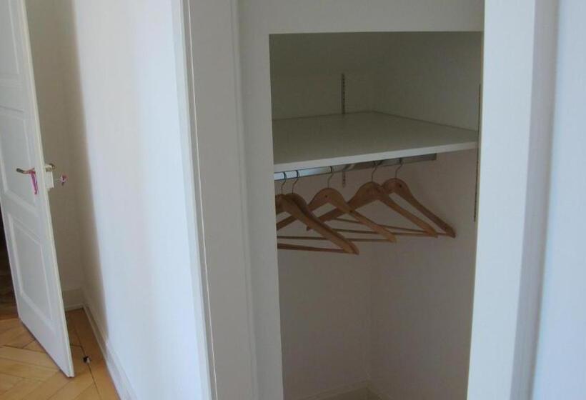 Camera Standard Bagno Condiviso, B&b Laupenring, Basel