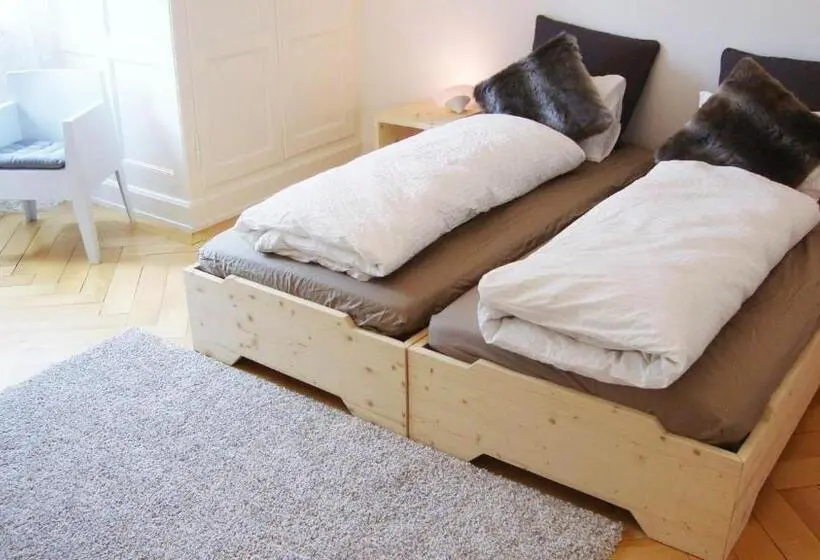 Standard-huone Jaettu Kylpyhuone, B&b Laupenring, Basel