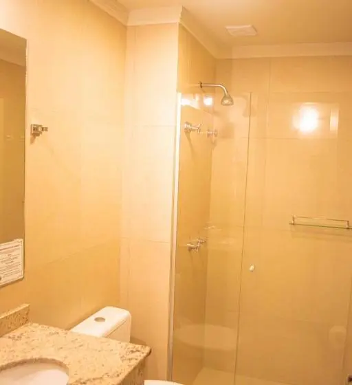 Standard Neljän Hengen Huone, Balneário