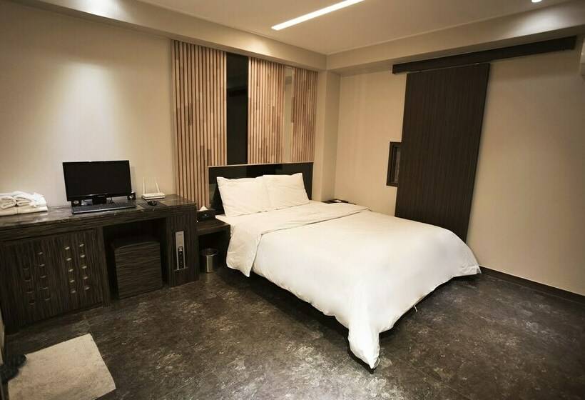 חדר דלוקס, Bundang Regency