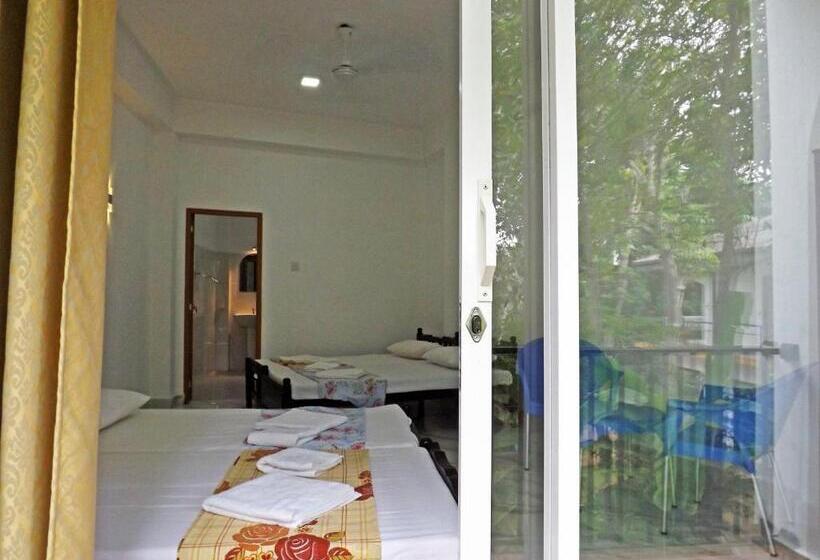 Четырехместный Номер Стандарт, Diana