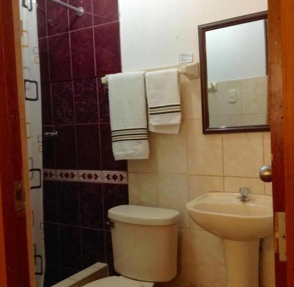 اتاق خانوادگی, Hostal La Estancia