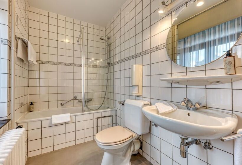 Номер Стандарт, Hôtel Le Cor De Chasse