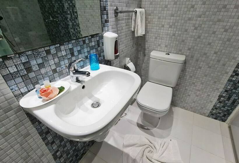 四人标准间, Khella