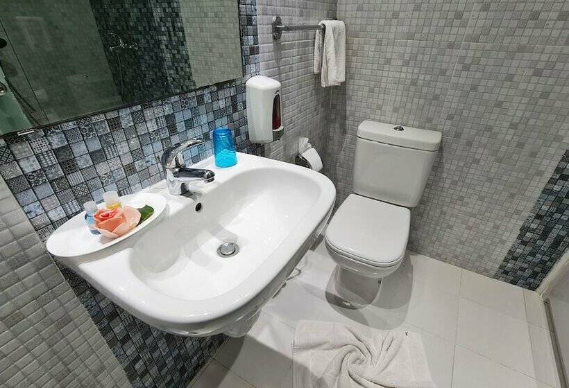 四人标准间, Khella