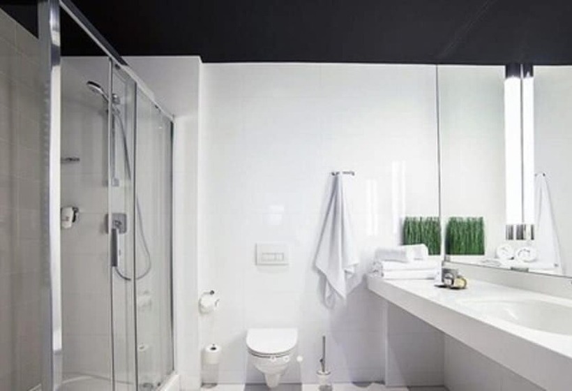 اتاق لوکس, Metropolitan