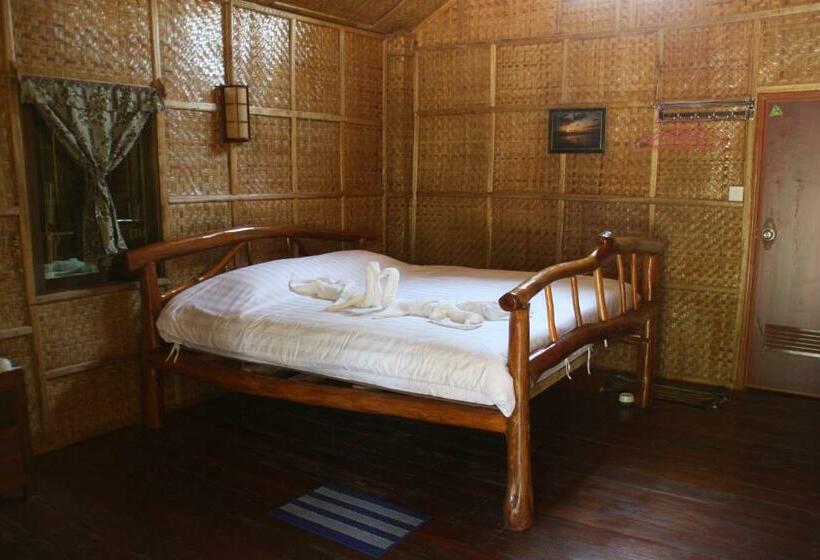 اتاق استاندارد با بالکن, Soe Ko Ko Beach House & Restaurant