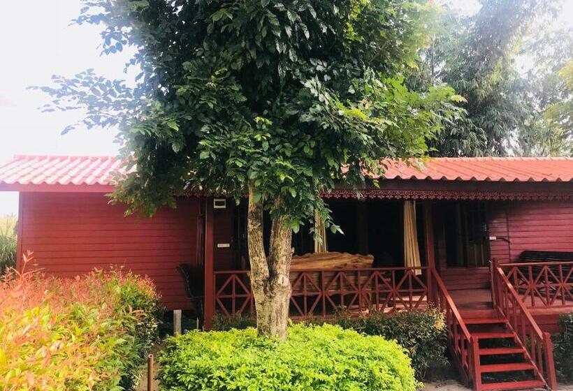 带2个卧室的别墅, บ้านเรือนไท มวกเหล็ก Ban Ruenthai Muaklek