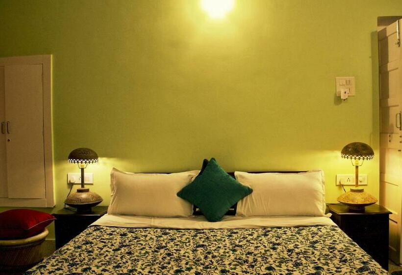 Standardrum, Moustache Jodhpur