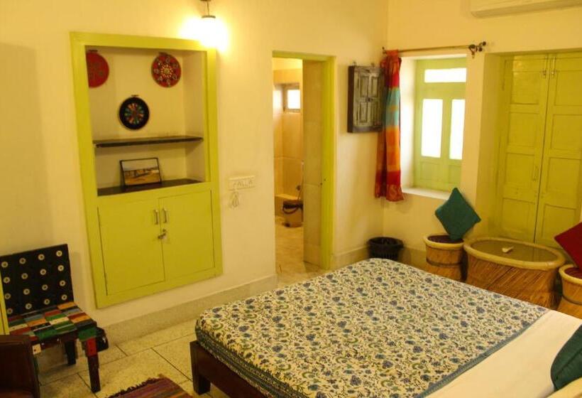 Standardrum, Moustache Jodhpur