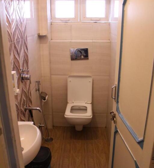 Säng i Delat Rum, Moustache Jodhpur