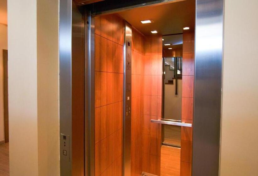 منزل غرفة نوم واحدة, Les Feixes Llargues Casa Amb 7 Suites  Lloguer De Casa Sencera, Amb Capacitat Per 14 Persones