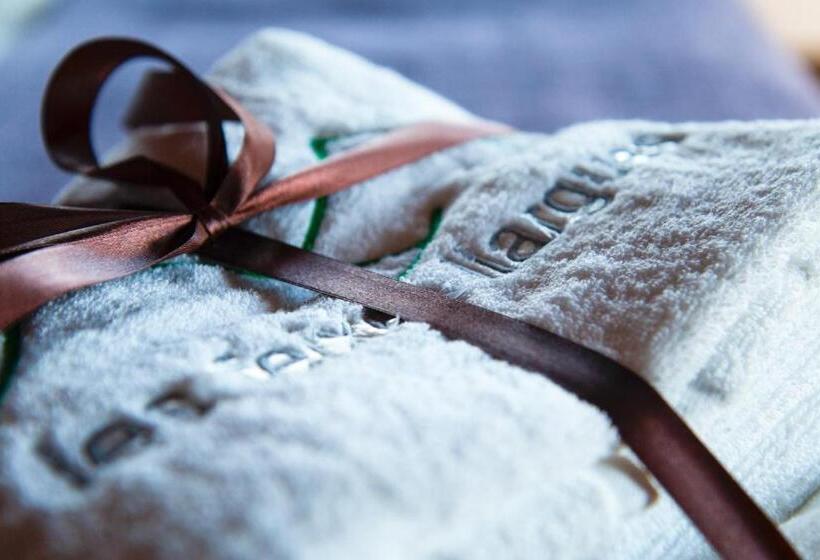 منزل غرفة نوم واحدة, Les Feixes Llargues Casa Amb 7 Suites  Lloguer De Casa Sencera, Amb Capacitat Per 14 Persones