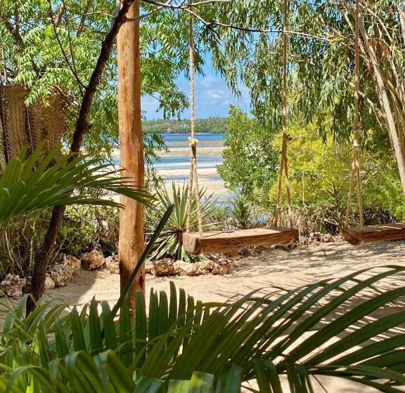 سوئیت با چشم‌انداز, Rock And Sea Resort