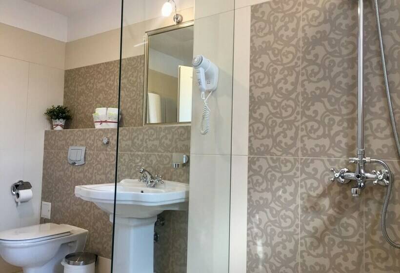 디럭스 룸, Family Hotel Agoncev