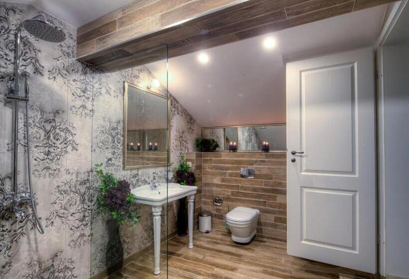 침실 3개 아파트, Family Hotel Agoncev