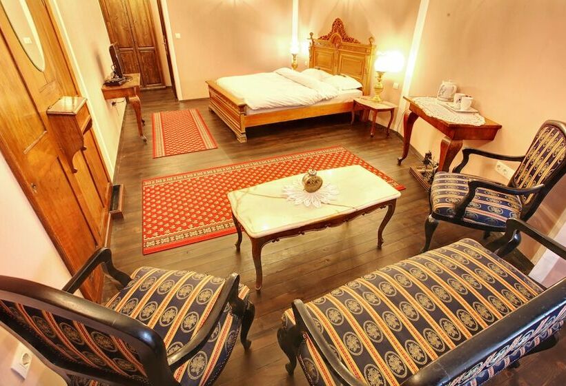 디럭스 룸, Evmolpia