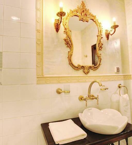 싱글 디럭스 룸, Evmolpia