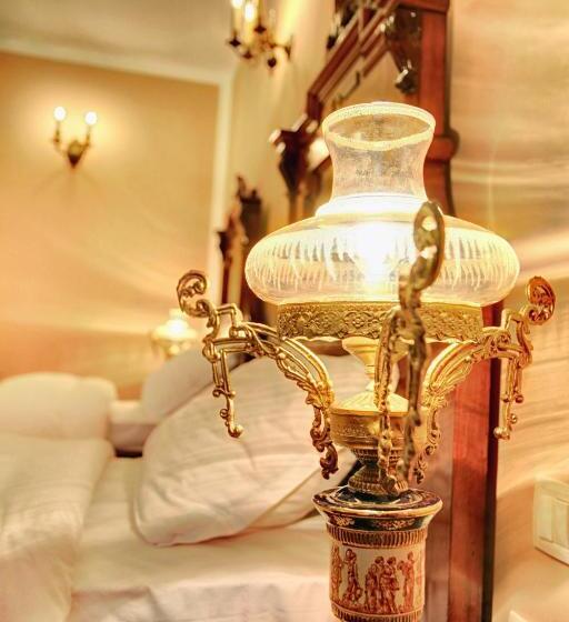 디럭스 룸, Evmolpia