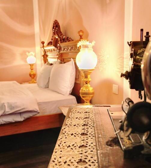 디럭스 룸, Evmolpia