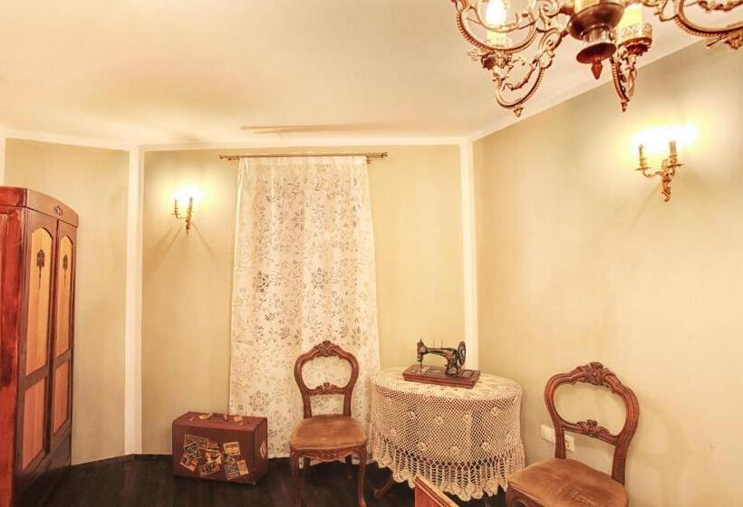 Quarto Superior Quádruplo, Evmolpia