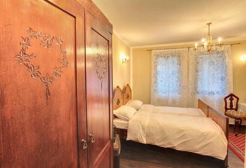 4인용 수피리어 룸, Evmolpia