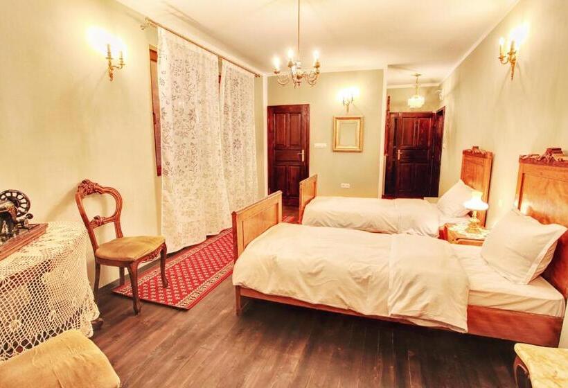 Quarto Superior Quádruplo, Evmolpia