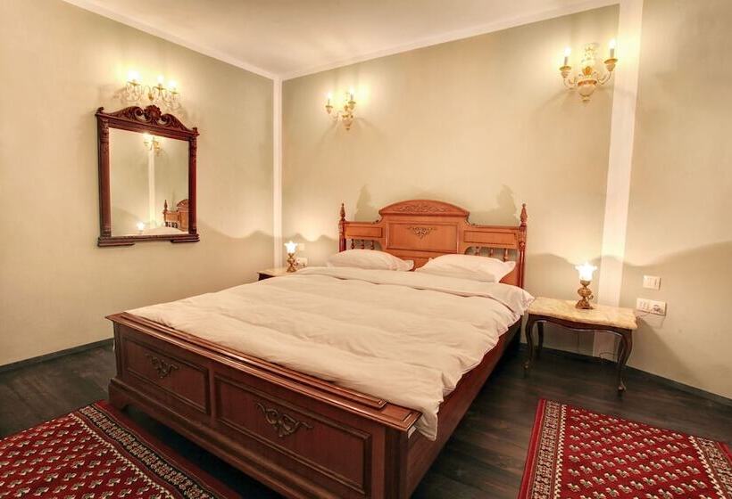 디럭스 룸, Evmolpia