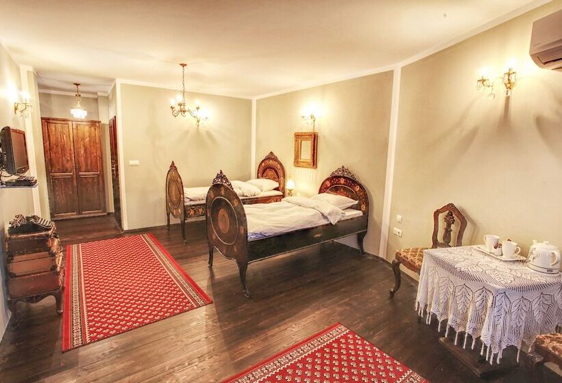 디럭스 룸, Evmolpia