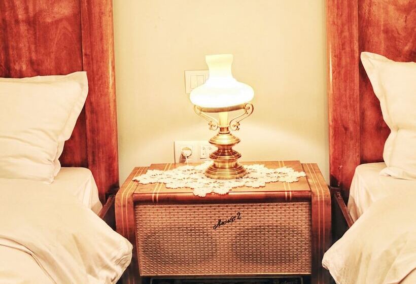 디럭스 룸, Evmolpia