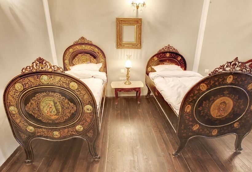 디럭스 룸, Evmolpia