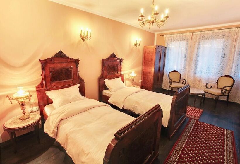 Quarto Triplo Deluxe, Evmolpia