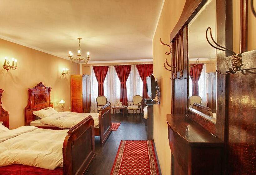 Quarto Triplo Deluxe, Evmolpia