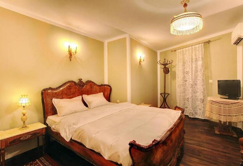 디럭스 룸, Evmolpia