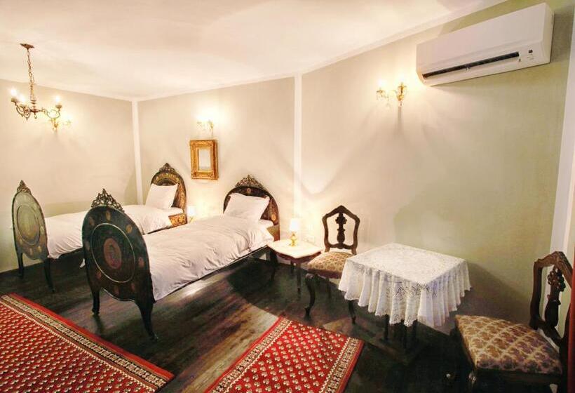 디럭스 룸, Evmolpia