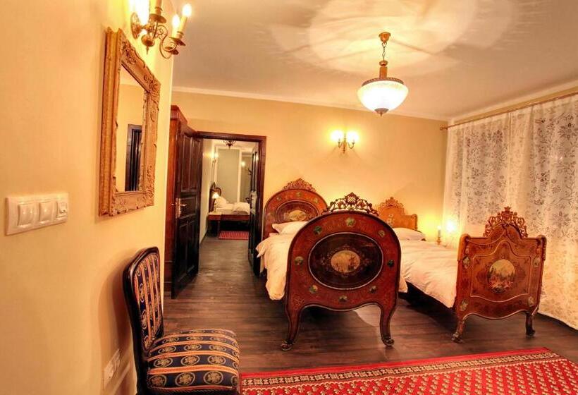 디럭스 룸, Evmolpia