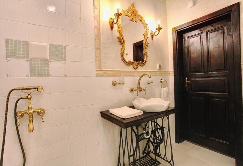 디럭스 룸, Evmolpia