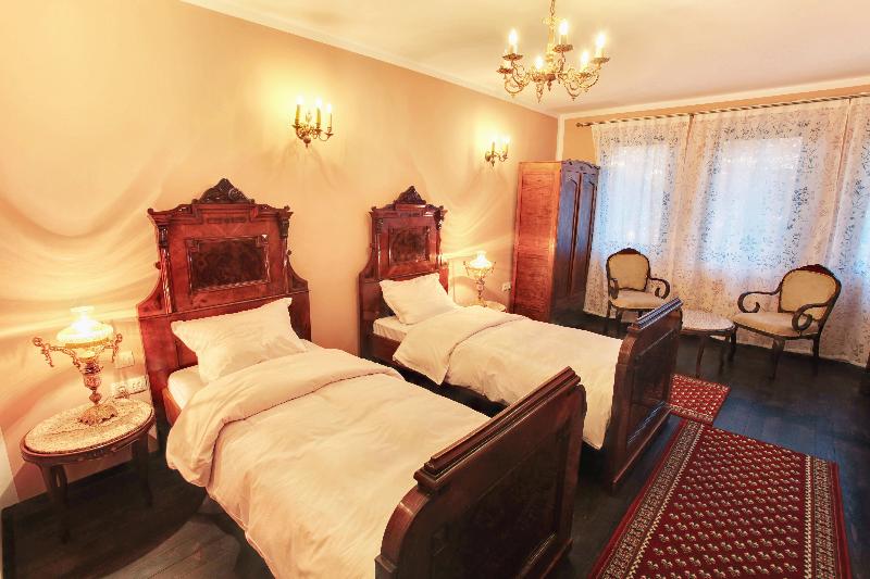 Quarto Triplo Deluxe, Evmolpia