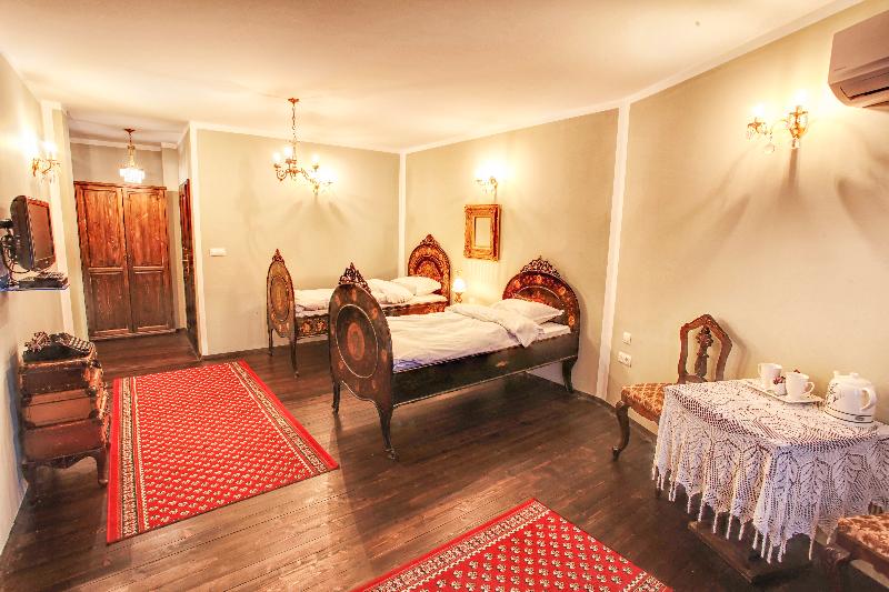 디럭스 룸, Evmolpia