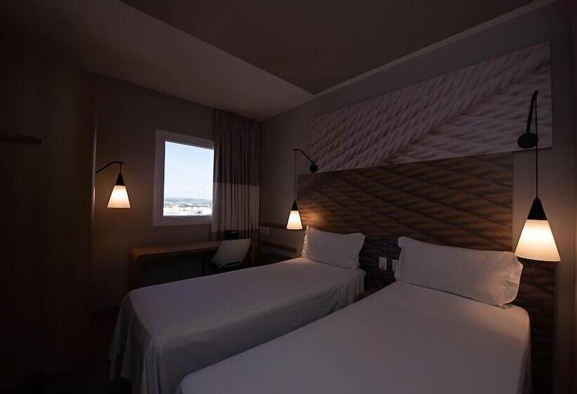 شقة غرفة واحدة, Ibis Jacarei