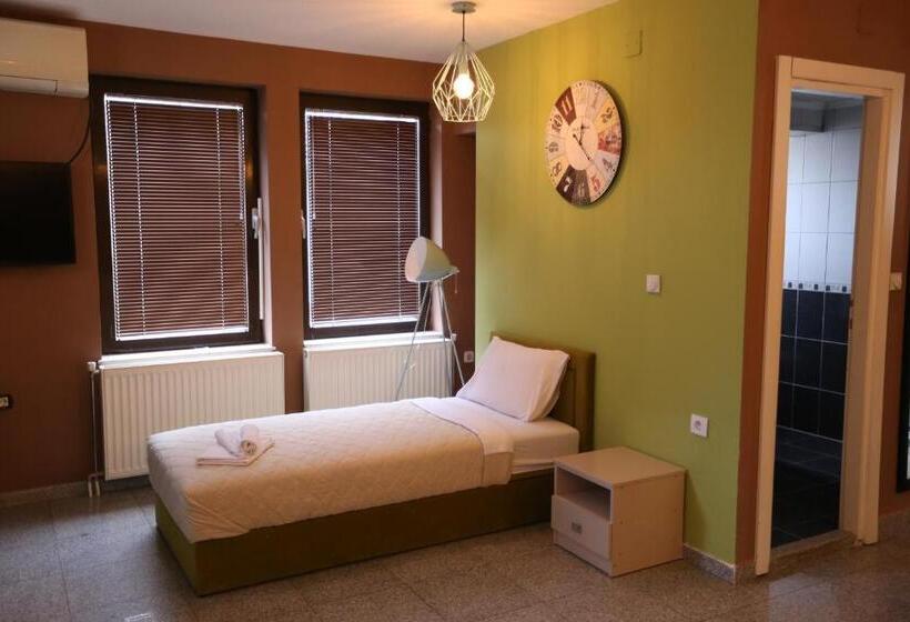 اتاق استاندارد یک نفره, Korzo