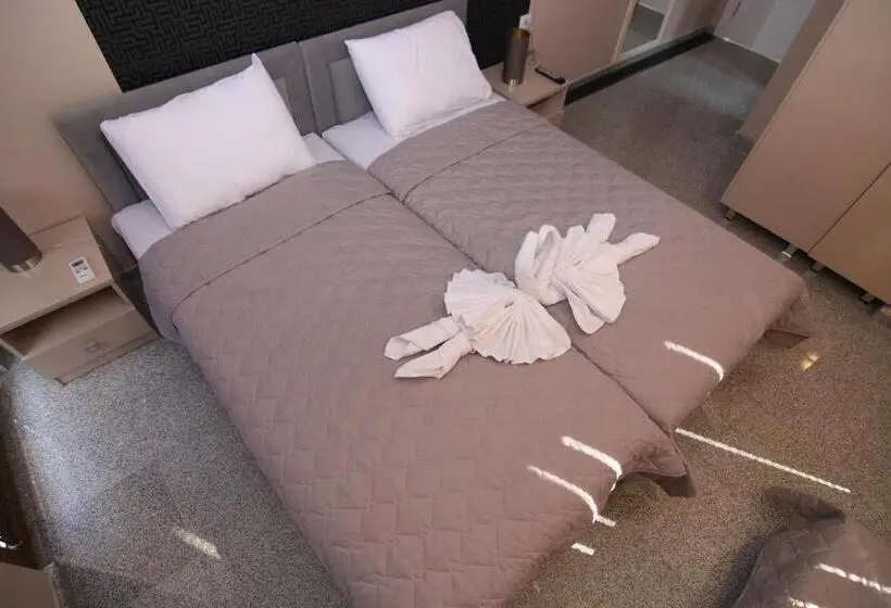 Chambre Triple Standard, Korzo