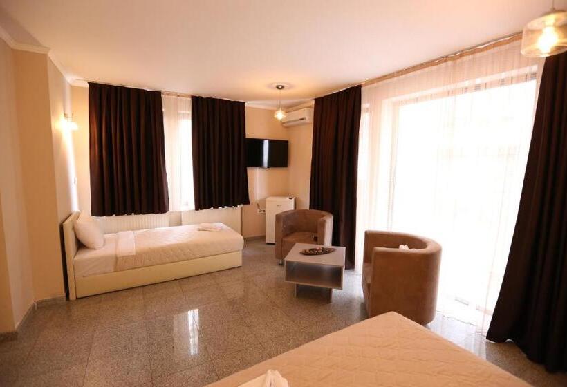 سوییت لوکس, Korzo